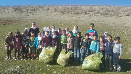 2-    جمع آوری زباله توسط دانش آموزان ثلاث باباجانی انجام شد